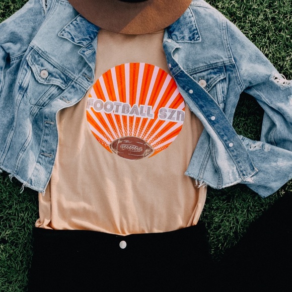 Game Day Football Crew Neck T-Shirt Boho Festival Inspired Graphic - Picture 4 of 6